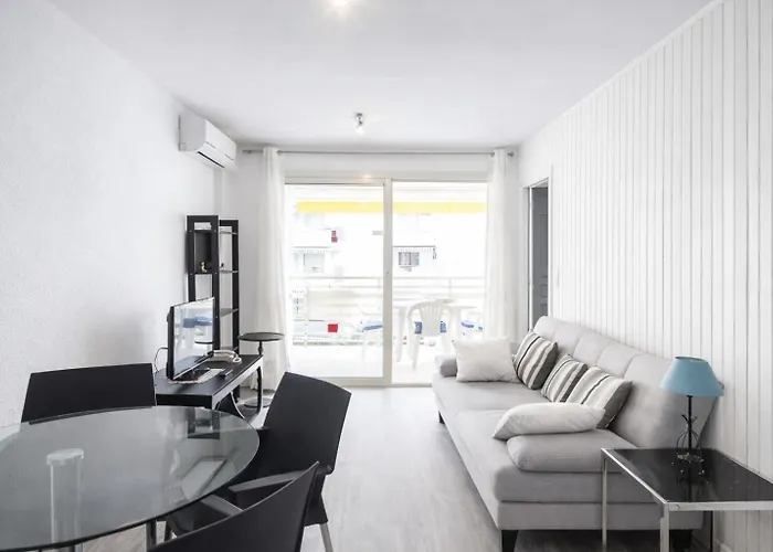 Uhc Novelty Family Complex Appartement