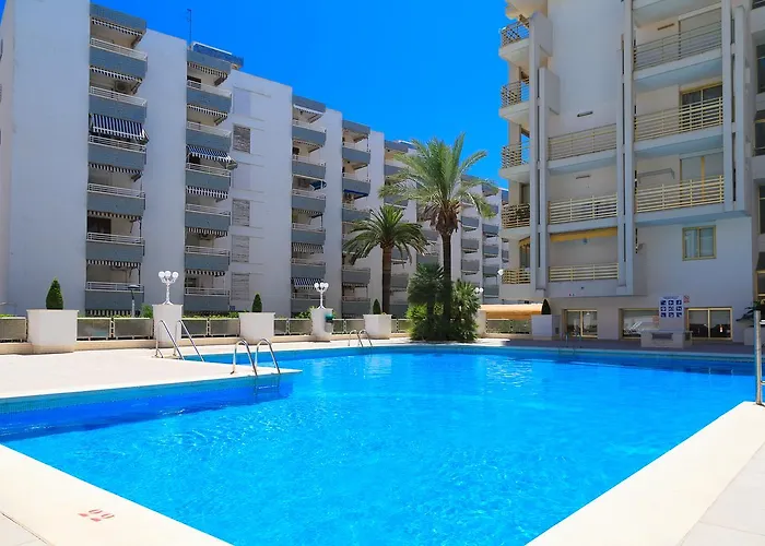Uhc Novelty Family Complex Salou