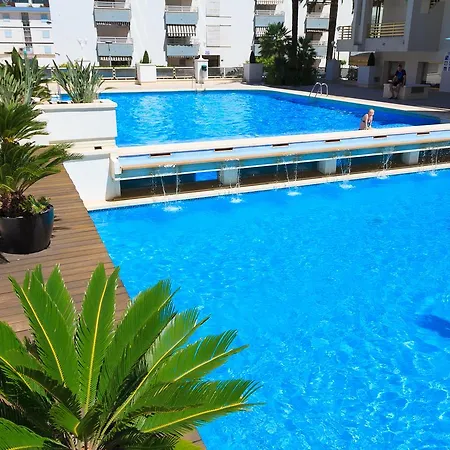 Uhc Novelty Family Complex Διαμέρισμα