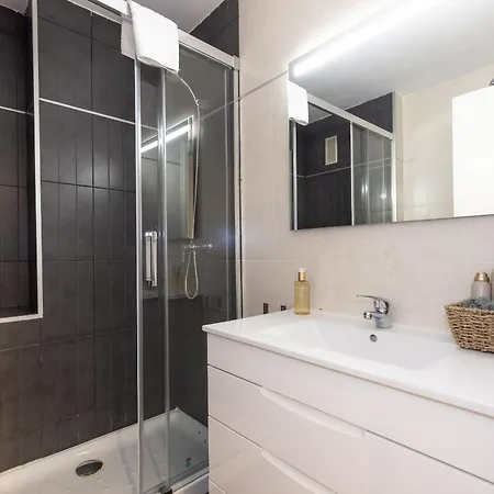 Uhc Novelty Apartment