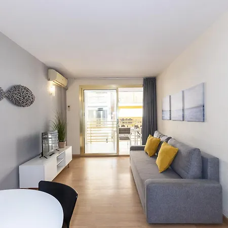 Uhc Novelty Apartman *