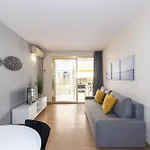 Uhc Novelty Family Complex Апартаменты *