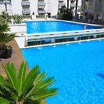 Uhc Novelty Family Complex Апартаменты